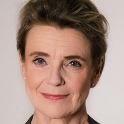 史蒂娜·艾克布拉德 - Agnes Cecilia - En sällsam historia演員 飾演Karin