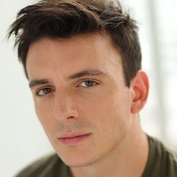 山謬 H 萊文 - 她來到我身邊演員 飾演Raef Gundel