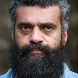 Anil Nedumangad 飾演 DYSP Crime Branch