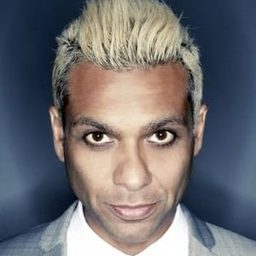 Tony Kanal 飾演 Self - Bass