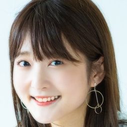 久保ユリカ 飾演 Kaede Azusagawa (voice)