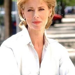 Gianna Paola Scaffidi 飾演 Laura Melli