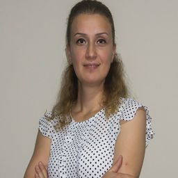 Dilek Genç 飾演 Cicekci (as Dilek Genc)