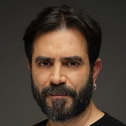 Teoman Kumbaracıbaşı 飾演 Ispanyol