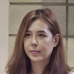 白允載 飾演 Soo-jin 2