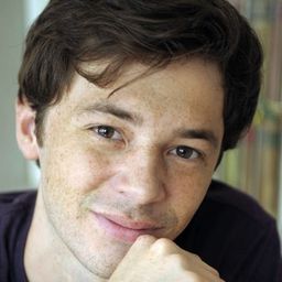 Anthony Martin 飾演 Soldat blanc 2 champ ossements