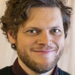 漢斯·奧拉夫·布雷納 飾演 