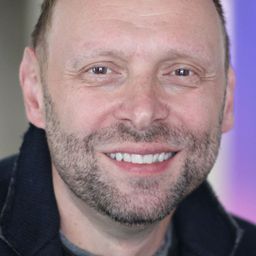 米洛斯·諾爾 飾演 