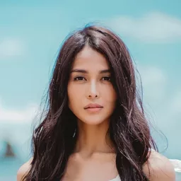 Cindy Miranda 飾演 