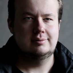 Georgy Alburov 飾演 Self