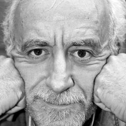 Nicola Pistoia 飾演 Sleeping man (segment "Turno di notte")