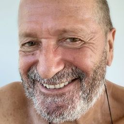 Philippe Baronnet 飾演 