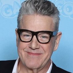 Jonathan Freeman 飾演 Jafar (voice)