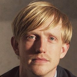 David Zimmerschied 飾演 Josef Schurr