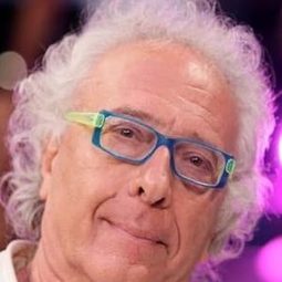 Giampiero Mughini 飾演 Self - Writer