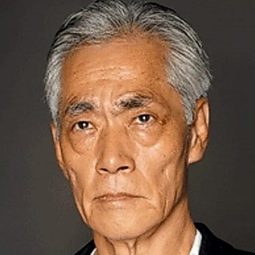 山內春彥 飾演 (as Hal Yamanoughi)