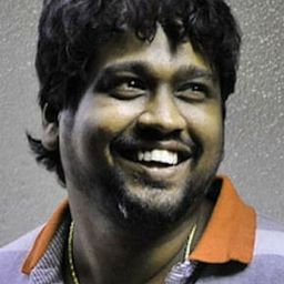 M. Rajesh 飾演 Dr Anil Poddar