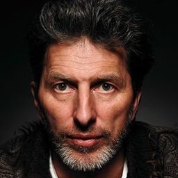 Rufus Beck 飾演 Narrator (Russian release) (voice)