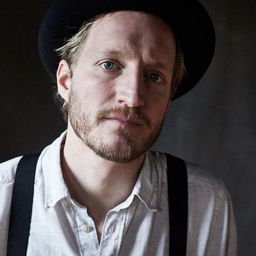 Jeremiah Fraites 飾演 Self