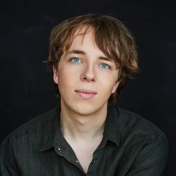 艾德·奧克森博德 飾演 Tyler Jamison