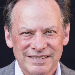 Adam Gopnik 飾演 Adam Gopnik