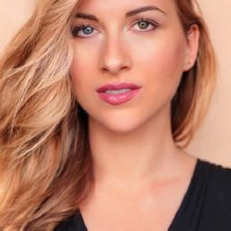 Torrey Richardson 飾演 Rebecca