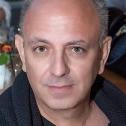 Yorgos Makris 飾演 Prodromos