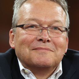 Rainer Voss 飾演 Self