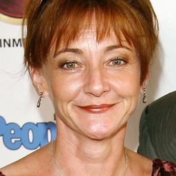 Bonita Friedericy 飾演 Linda Miller