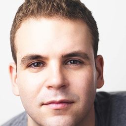 Alan Aisenberg 飾演 Chase