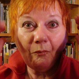 Veronica Sinclair - 山怪巨魔演員 飾演Specialist