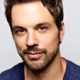 Jordan James Smith 飾演 Jesse