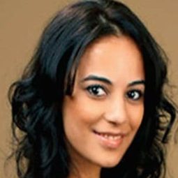 克莉特·瑪爾霍特拉 飾演 Yasmin Noor