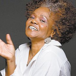 Adella Gautier - 攻無不克演員 飾演T-Gram