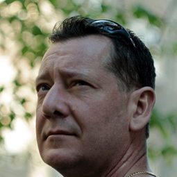 Bede Fazekas Szabolcs 飾演 Zoltán Zászlós