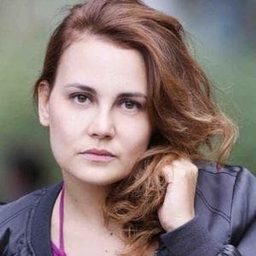 Ramona Fiorini 飾演 Fabiana