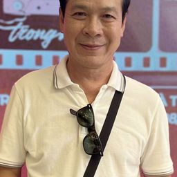 Việt Thắng - 三輪車夫演員 飾演Cocaine Policeman