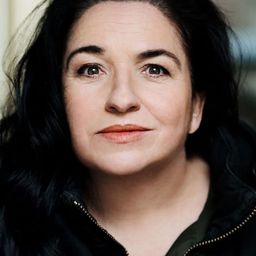 Maria Happel 飾演 Tante Juliane