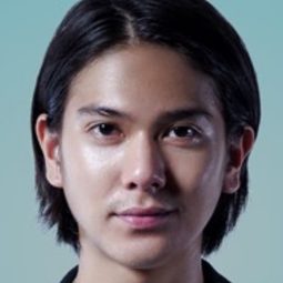 Iqbaal Dhiafakhri Ramadhan 飾演 Minke