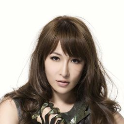 蕭雅之 飾演 May