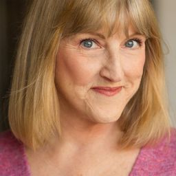 Kate McIntyre 飾演 Barbara Rendl