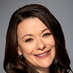 瑪麗貝絲·夢露 飾演 Meg Craverston