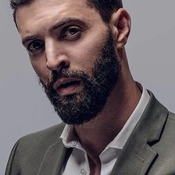 Julian Cavett - 年年夏日演員 飾演Overpass Dude (uncredited)