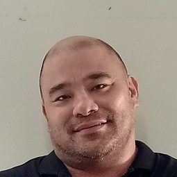 Leo Bruno 飾演 