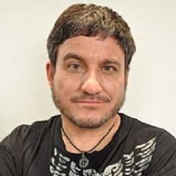 J. F. Lawton - 麻雀變鳳凰編劇