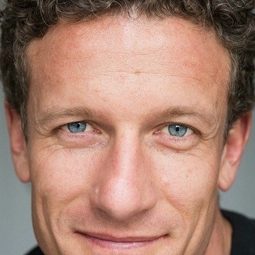 Mike Edward - 人工殺姬 2.0演員 飾演Xenox Parc Guard