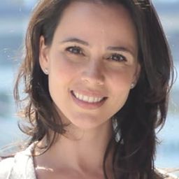 米莉安·費蘭 飾演 Ana Dorella