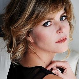 Elisabetta Pellini 飾演 Marta