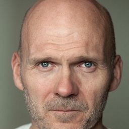 貝瑞·艾爾德 飾演 Paul