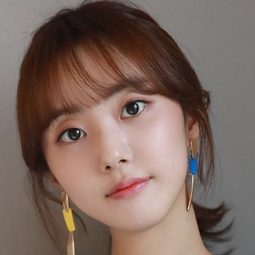 樸世婉 飾演 Sook Hee